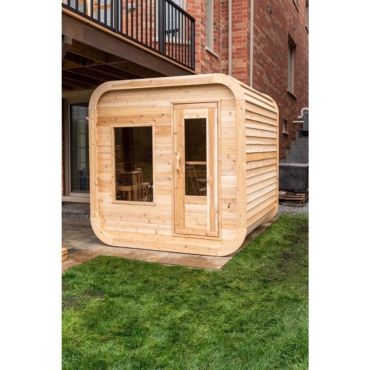 LeisureCraft Canadian Timber Luna Sauna – 2–4 Person Outdoor Cedar Cube Sauna