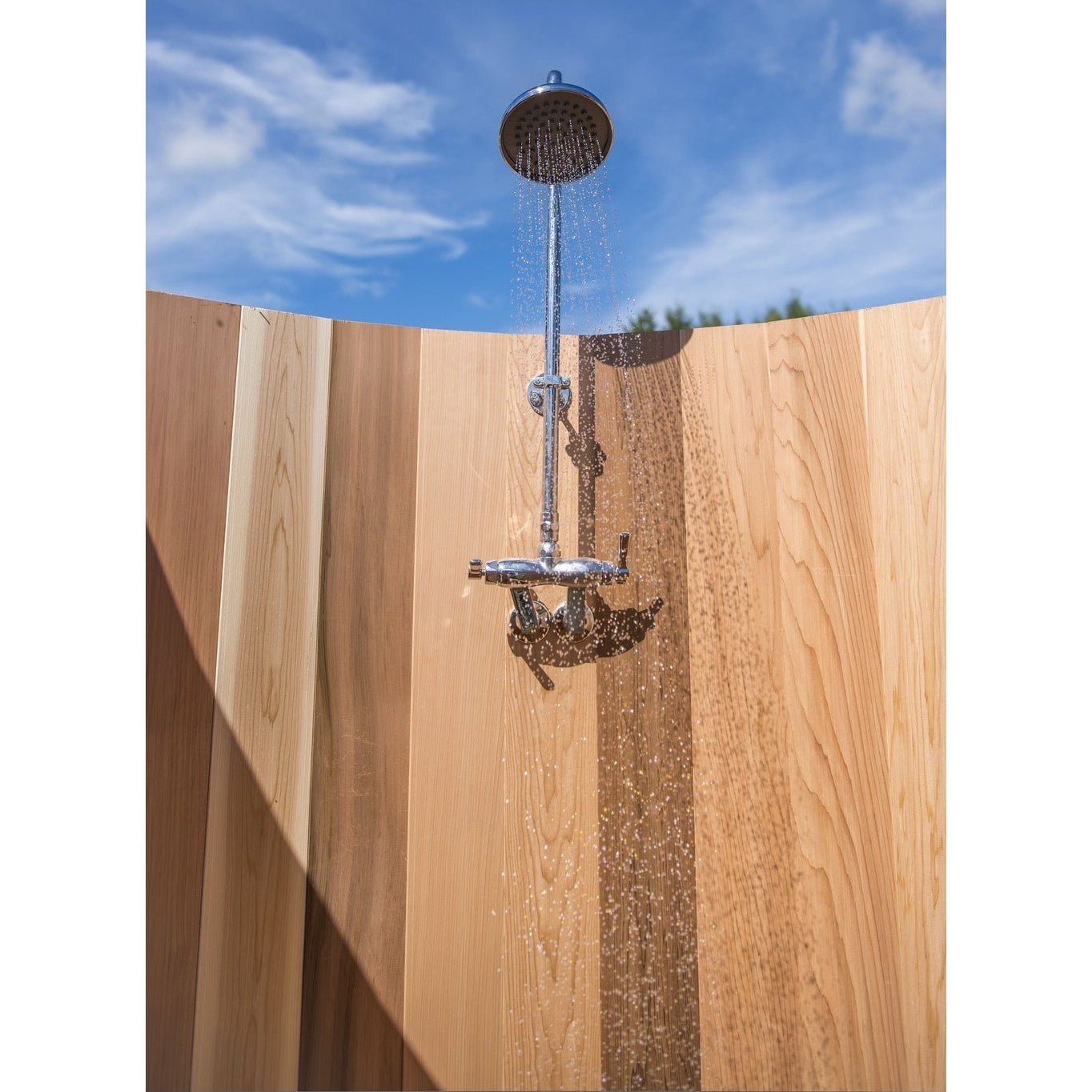 LeisureCraft Rainbow Outdoor Shower